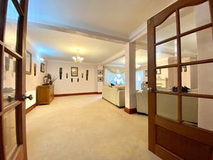 Lounge- click for photo gallery